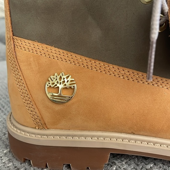 NWT TIMBERLAND Waterproof Boots! - Picture 10 of 12